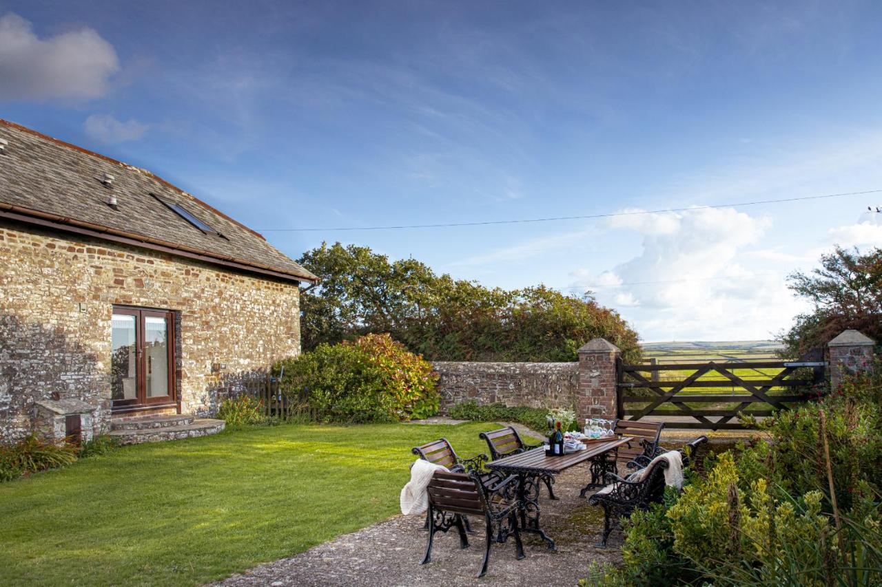 Downe * Hartland