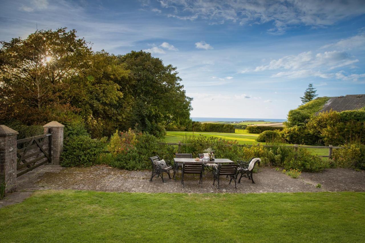 Downe * Hartland